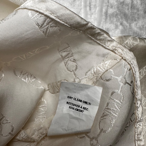 Breathtaking Ivory 100% Silk Blouse Top Christmas Party - Picture 9 of 15